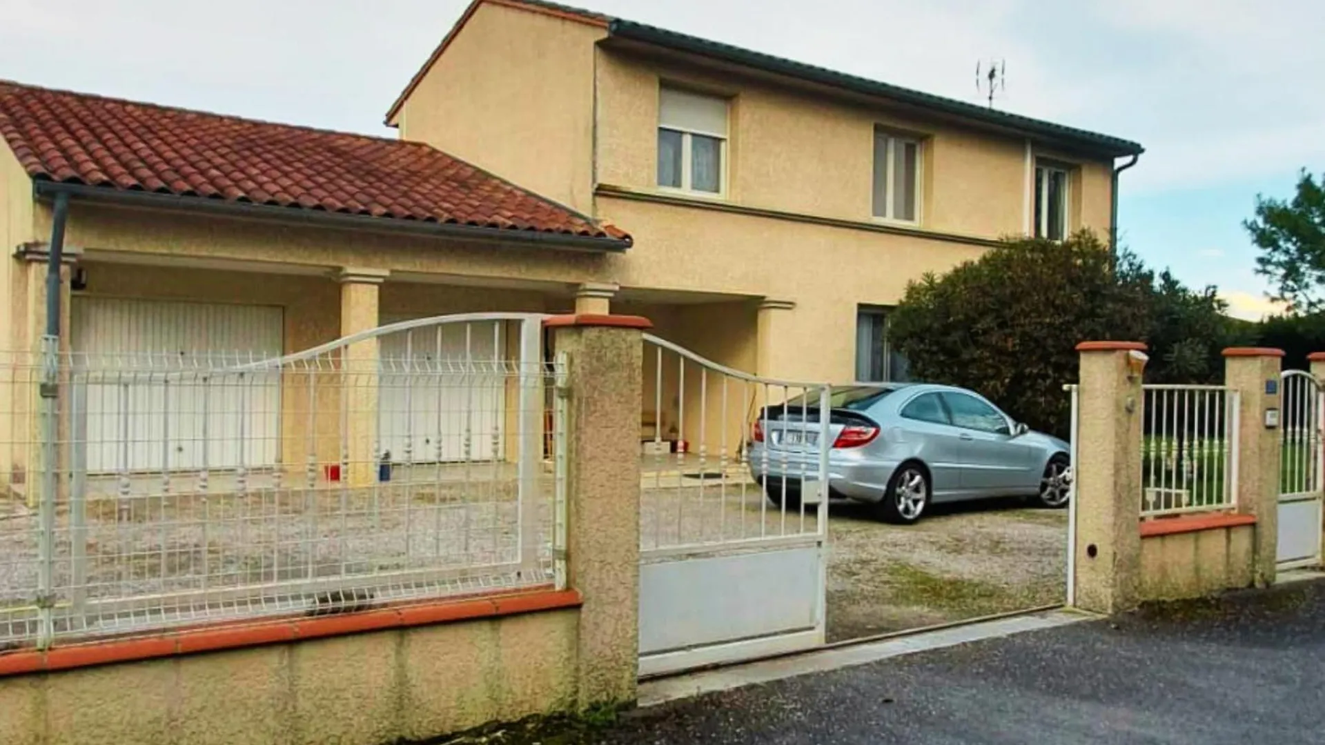 Kwatera prywatna Chambre Villa Sdb Privee, Parking, Wifi & Bureau Labarthe-sur-Leze