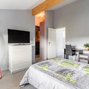Couette-café Grande Privée Avec Salle De Bain Et Wc, Labarthe-sur-Leze